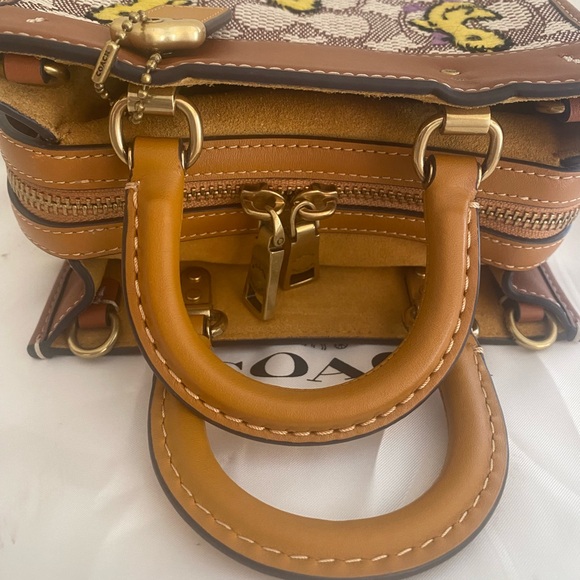 COACH 1941 Rogue 17 / Signature Textile Jacquard / Duck Motif - Picture 9 of 16